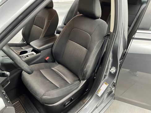 Used 2024 Nissan Altima 2.5 SV AWD/4WD image 9