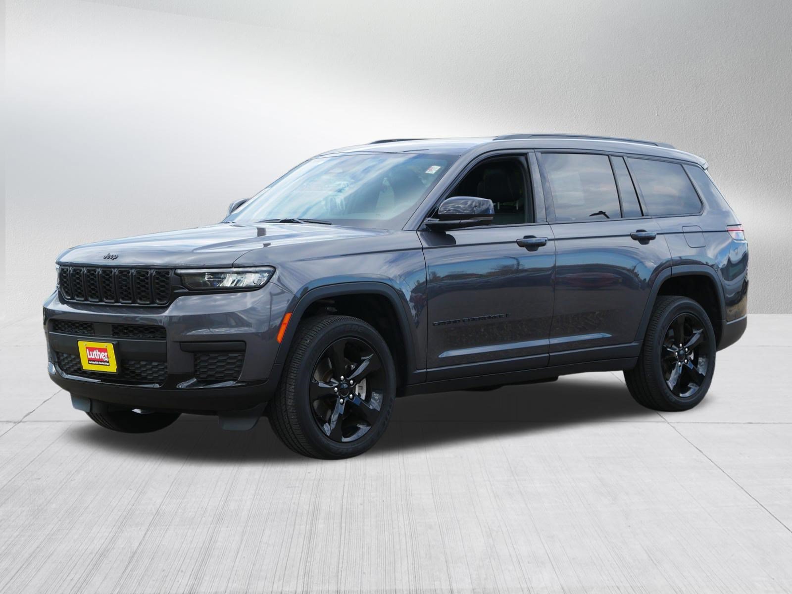 Used 2023 Jeep Grand Cherokee L Laredo AWD/4WD image 3
