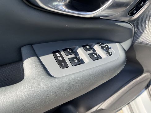 Certified 2024 Volvo XC90 T8 Ultimate w/ Protection Package Premier image 8