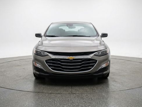 Used 2024 Chevrolet Malibu LT image 2