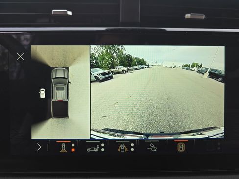 Certified 2025 GMC Sierra 1500 AT4 w/ AT4 Premium Package AWD/4WD image 24