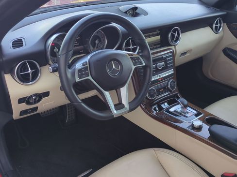 Used 2016 Mercedes-Benz SLK 300 image 28