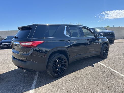 Used 2021 Chevrolet Traverse LS FWD image 5