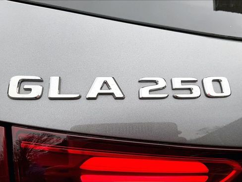 Used 2026 Mercedes-Benz GLA 250 4MATIC image 33