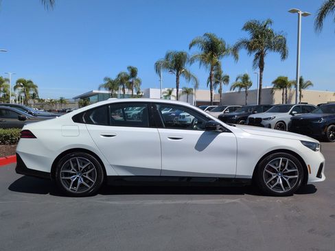 Used 2025 BMW i5 M60 w/ Premium Package AWD/4WD image 11