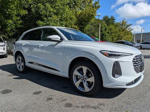 Used 2025 Audi Q5 Premium Plus w/ Premium Plus image 12