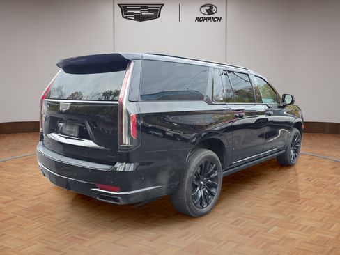 Used 2023 Cadillac Escalade ESV Sport Platinum w/ LPO, ONYX Package AWD/4WD image 5