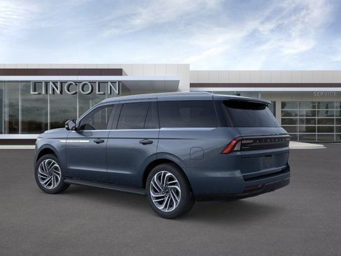 New 2026 Lincoln Navigator Premiere AWD/4WD image 4