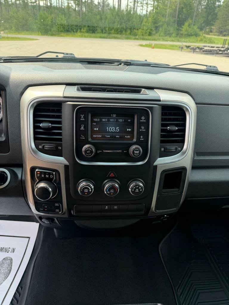 Used 2018 RAM 1500 Classic SLT AWD/4WD image 12