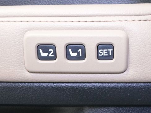 Used 2015 Toyota 4Runner Limited image 18