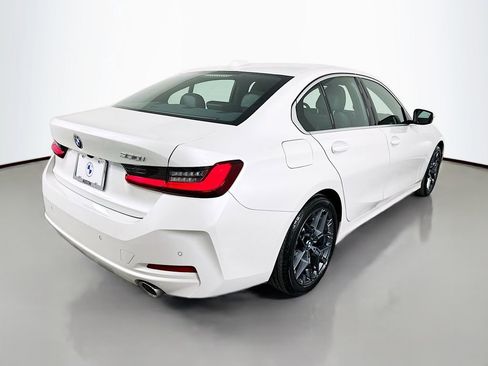 Used 2025 BMW 330i Sedan w/ Convenience Package image 5