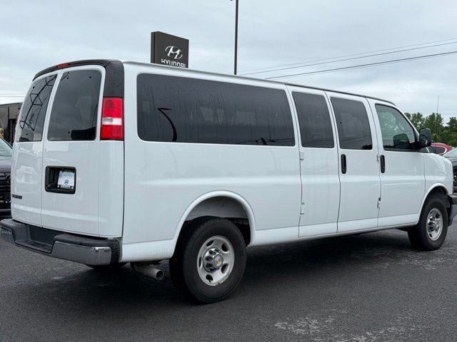 Used 2025 Chevrolet Express 3500 LT w/ LT Preferred Equipment Group RWD image 6