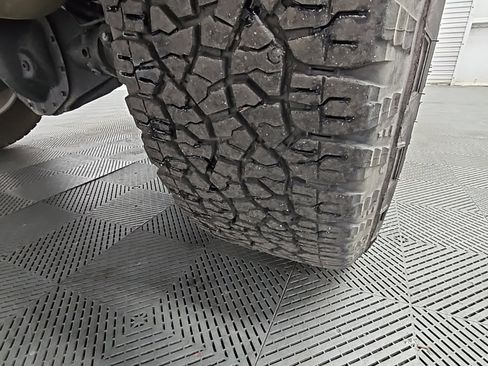 Used 2024 Chevrolet Silverado 2500 Custom w/ Custom Value Package image 43