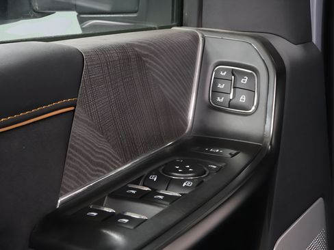 Used 2024 Ford F250 Platinum AWD/4WD image 24