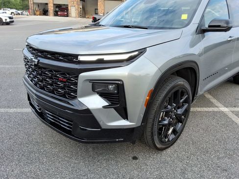 Certified 2024 Chevrolet Traverse RS FWD image 9