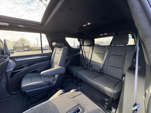 Used 2025 Cadillac Escalade V image 15