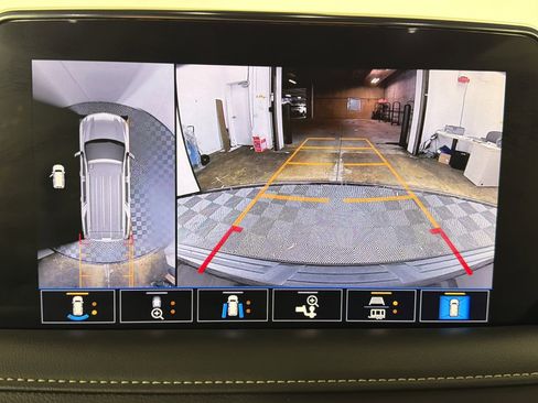 Used 2021 Chevrolet Tahoe Premier w/ Premium Package image 31