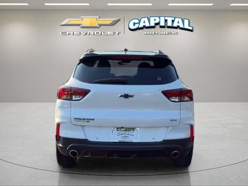 Used 2022 Chevrolet TrailBlazer RS w/ Sun and Liftgate Package FWD image 5
