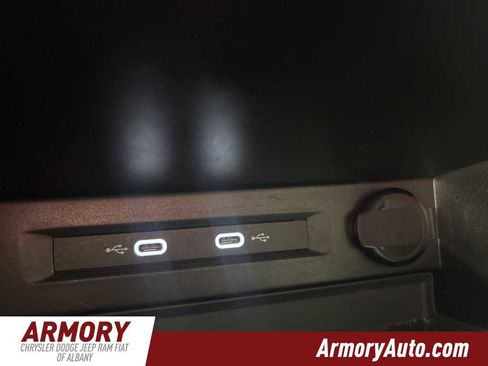 Used 2022 Volkswagen Tiguan SE image 20