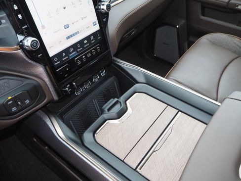 New 2025 RAM 2500 Limited image 29