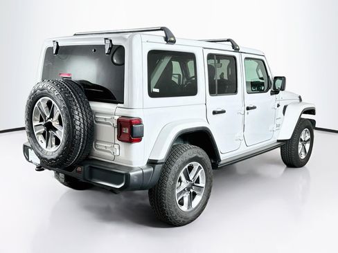 Used 2020 Jeep Wrangler Unlimited Sahara AWD/4WD image 9