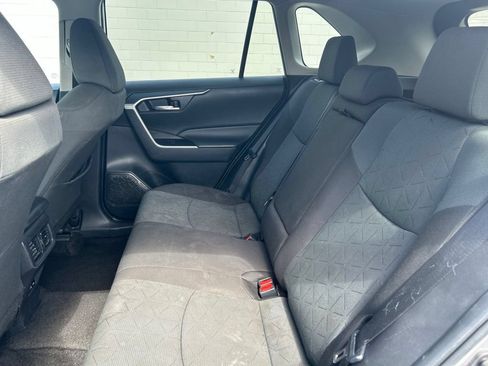 Used 2024 Toyota RAV4 XLE FWD image 9