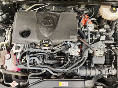 Used 2025 Toyota Camry XSE image 39