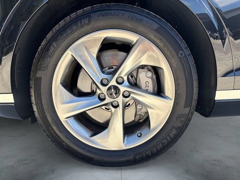 Used 2026 Genesis GV70 2.5T Advanced AWD/4WD image 14