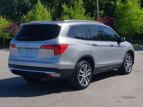 Used 2018 Honda Pilot Elite image 4