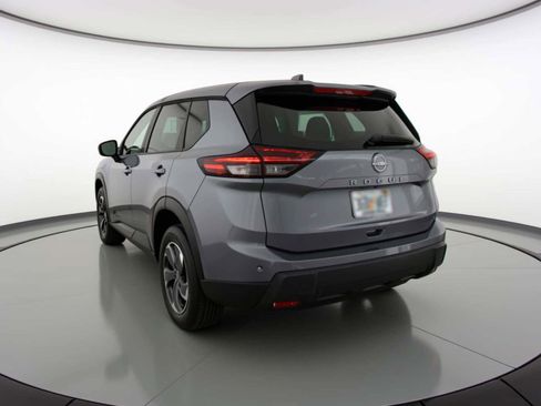 Used 2025 Nissan Rogue SV image 5