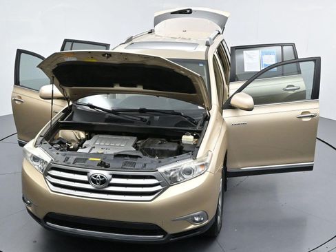 Used 2013 Toyota Highlander Limited FWD image 48