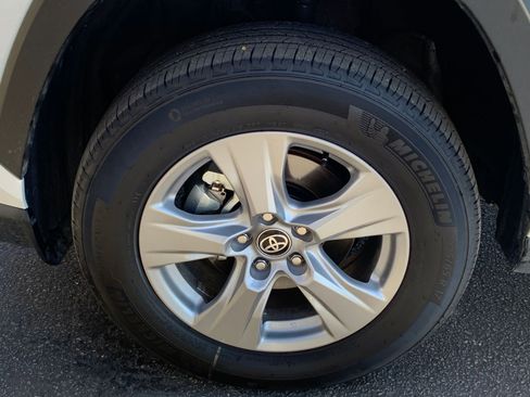 Used 2025 Toyota RAV4 LE image 29