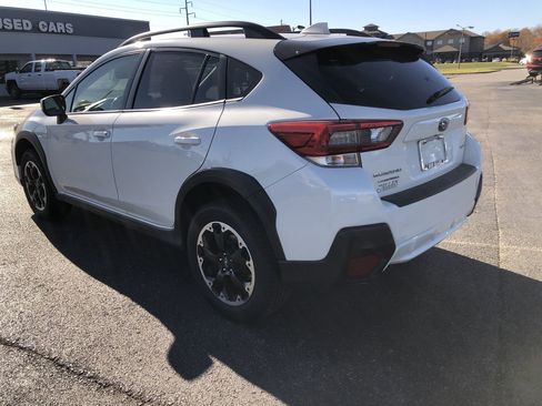 Used 2022 Subaru Crosstrek 2.0i Premium w/ Moonroof Package image 4