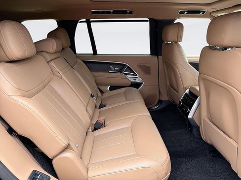 Used 2025 Land Rover Range Rover Long Wheelbase SE AWD/4WD image 28