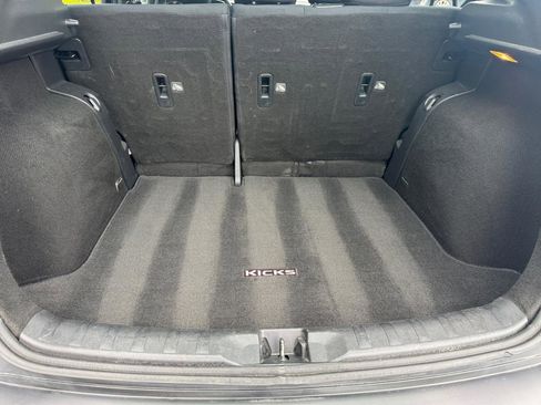 Used 2018 Nissan Kicks SV FWD image 25