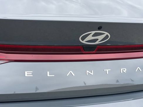 New 2026 Hyundai Elantra SE FWD image 8