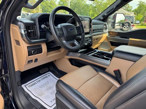 Used 2025 Ford F450 Lariat AWD/4WD image 11