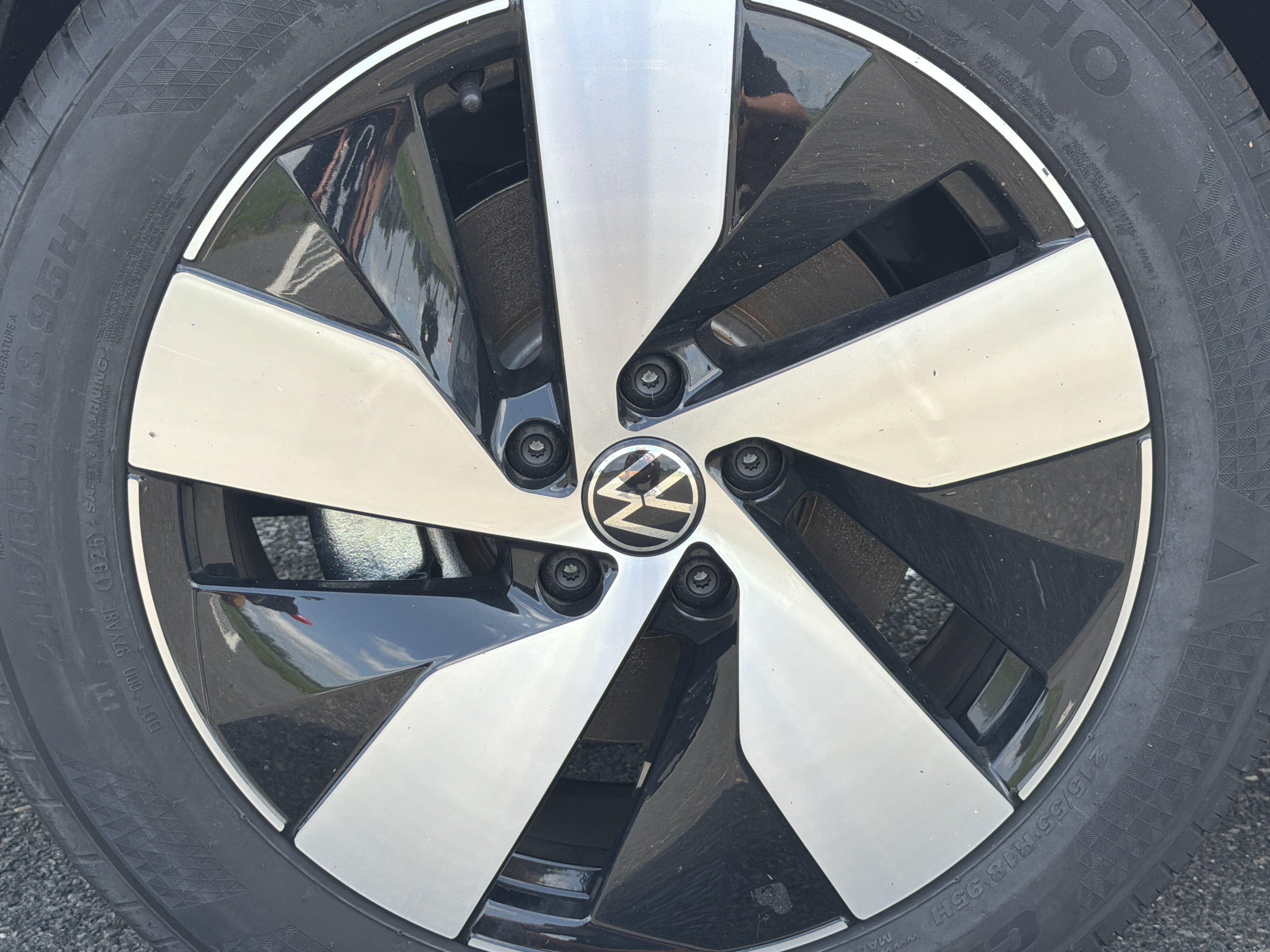 New 2025 Volkswagen Taos S AWD/4WD image 12