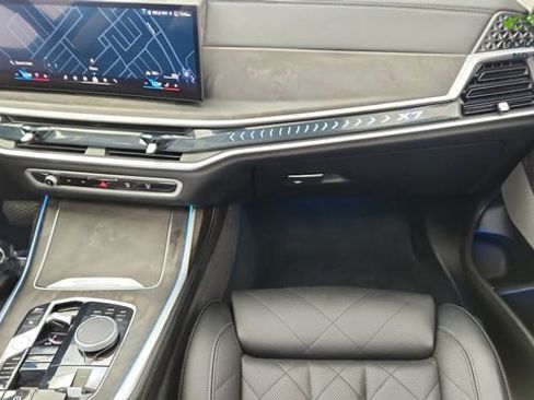 Used 2025 BMW X7 xDrive40i AWD/4WD image 41