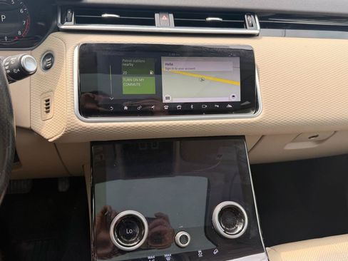 Used 2018 Land Rover Range Rover Velar S AWD/4WD image 31