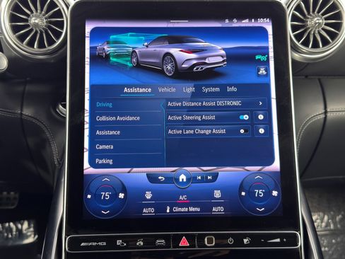 Used 2022 Mercedes-Benz SL 55 AMG 4MATIC w/ Driver Assistance Package image 34