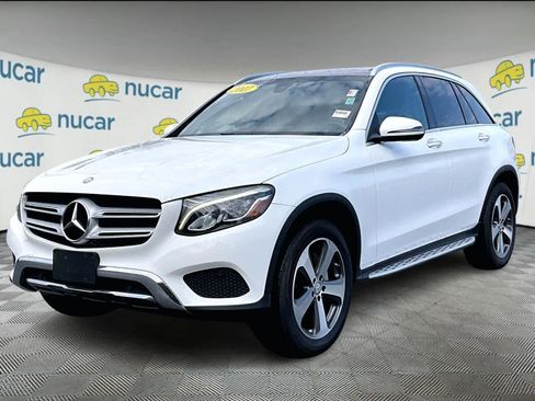 Used 2017 Mercedes-Benz GLC 300 4MATIC image 3