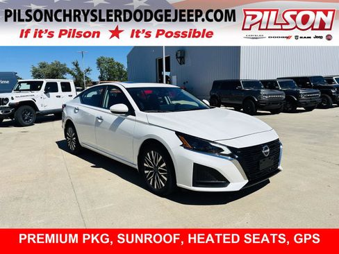Used 2023 Nissan Altima 2.5 SV w/ SV Premium Package AWD/4WD image 1