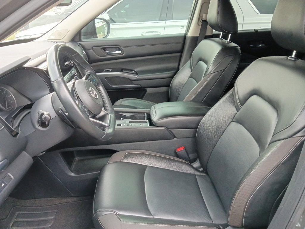 Used 2022 Nissan Pathfinder SL w/ SL Premium Package FWD image 8