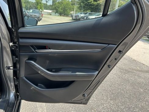 Used 2022 MAZDA MAZDA3 s image 11