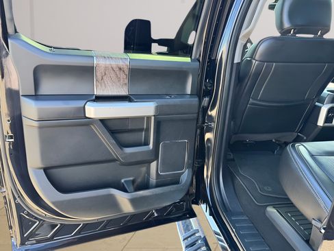 Used 2019 Ford F250 Lariat w/ Lariat Ultimate Package AWD/4WD image 32
