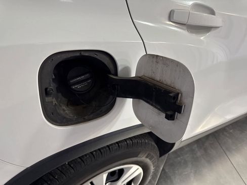 Used 2018 Chevrolet Trax LS image 15