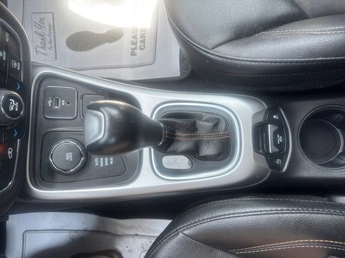 Used 2020 Jeep Compass Latitude w/ Cold Weather Group AWD/4WD image 25