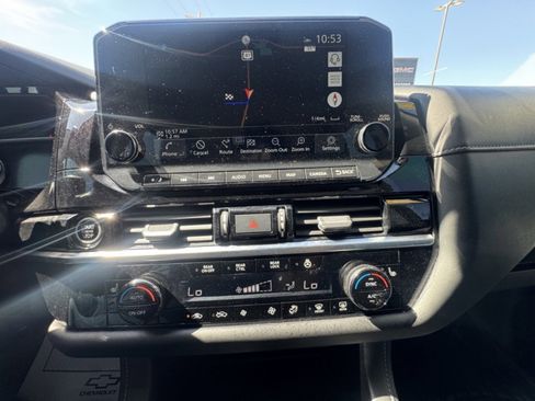 Used 2023 Nissan Pathfinder SL w/ Black Appearance Package image 10