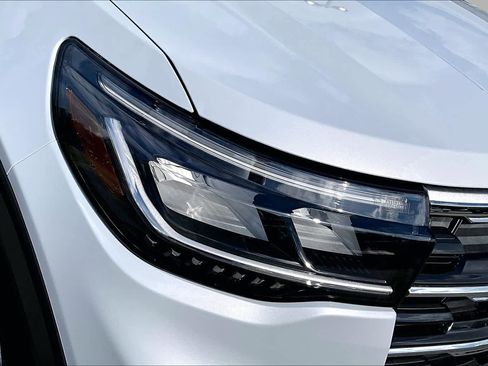 New 2026 Ford Explorer Active RWD image 13